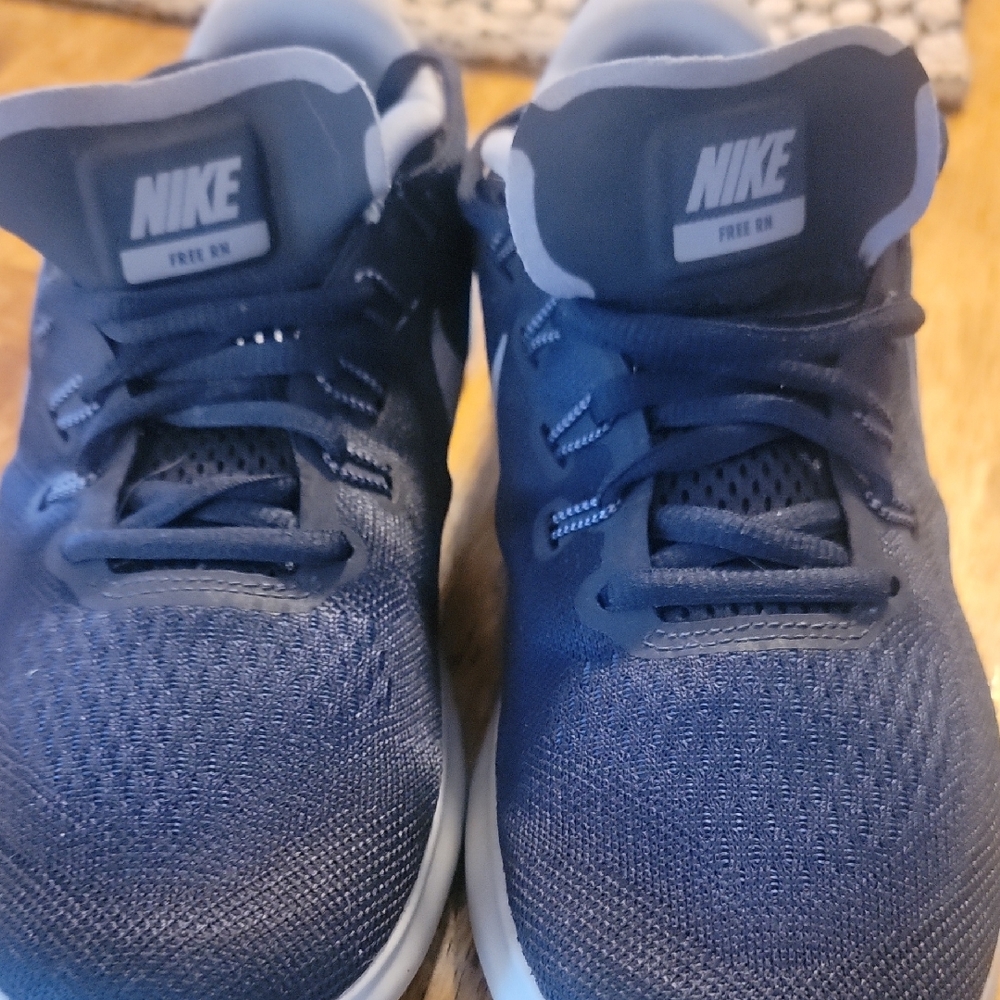 Nike Womens-Navy and White Breathable Mesh Sneakers..  NEW..NEVER WORN